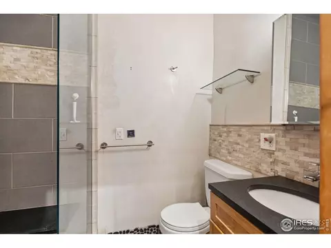Bath - 1000 Alaska Rd, Boulder, CO 80302 photo 3 of 4