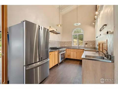 Kitchen - 1000 Alaska Rd, Boulder, CO 80302 photo 1 of 4
