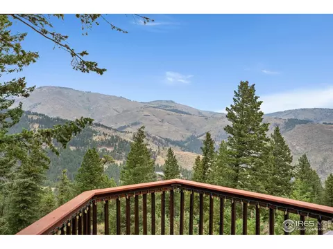Exterior - 1000 Alaska Rd, Boulder, CO 80302 photo 3 of 10