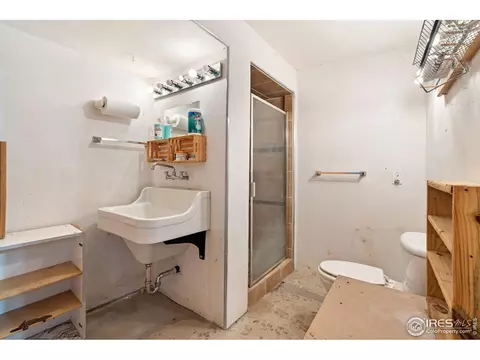 Bath - 1000 Alaska Rd, Boulder, CO 80302 photo 4 of 4