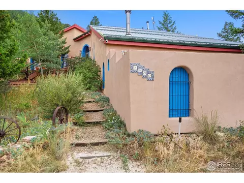 Exterior - 1000 Alaska Rd, Boulder, CO 80302 photo 4 of 10