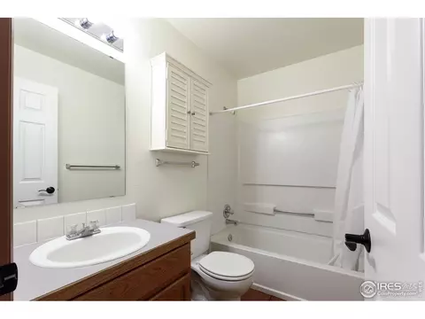 Bath - 302 Grant St, Frederick, CO 80530 photo 3 of 3