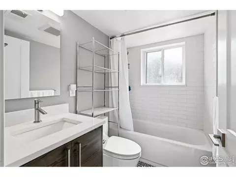 Bath - 3210 Emerson Ave, Boulder, CO 80305 photo 2 of 2