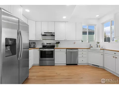 Kitchen - 6663 Bean Mountain Ln, Boulder, CO 80301 photo 2 of 3
