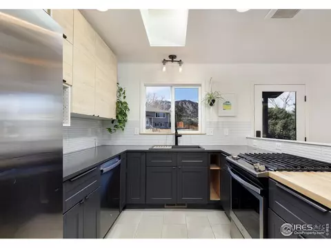 4445 Squires Cir, Boulder, CO 80305 photo 8