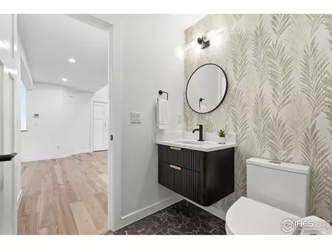 Bath - 7312 Island Cir, Boulder, CO 80301 photo 1 of 8