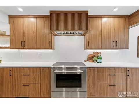 Kitchen - 7312 Island Cir, Boulder, CO 80301 photo 4 of 7