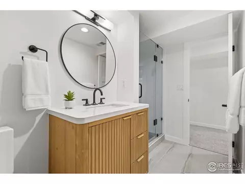 Bath - 7312 Island Cir, Boulder, CO 80301 photo 8 of 8