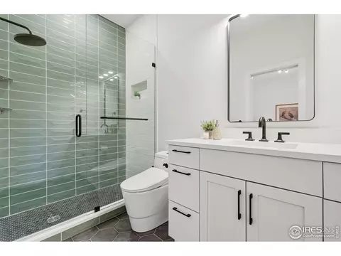 Bath - 7312 Island Cir, Boulder, CO 80301 photo 7 of 8