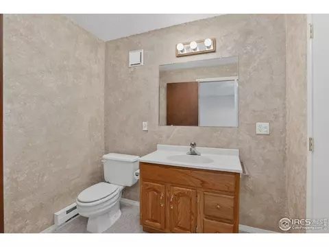 Bath - 15655 Mossrock Dr, Longmont, CO 80503 photo 3 of 3