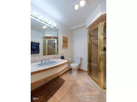 Bath - 335 Pine Tree Ln, Boulder, CO 80304 photo 4 of 4