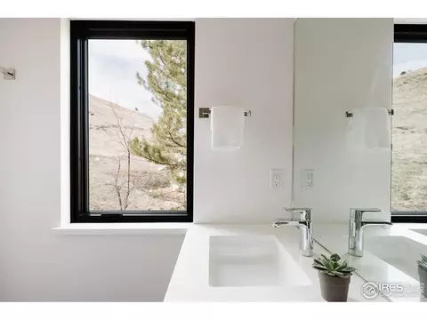 Bath - 210 Cactus Ct, Boulder, CO 80304 photo 3 of 4