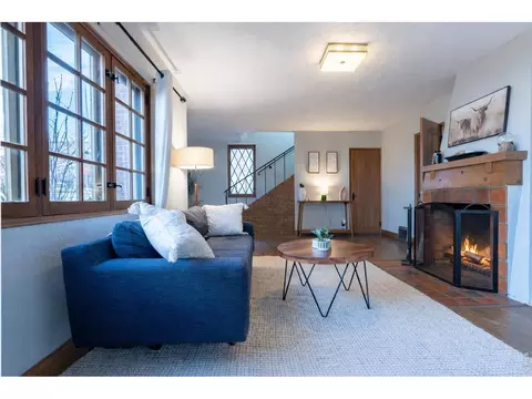 Living - 911 Lincoln Pl, Boulder, CO 80302 photo 2 of 10