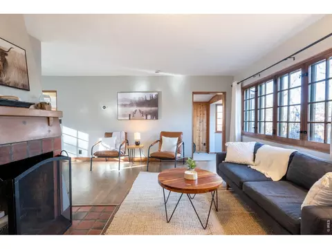 Living - 911 Lincoln Pl, Boulder, CO 80302 photo 4 of 10