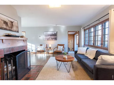 Living - 911 Lincoln Pl, Boulder, CO 80302 photo 6 of 10