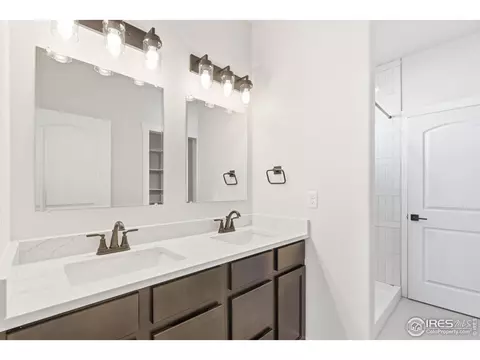 Bath - 105 7th Ave, Wiggins, CO 80654 photo 1 of 2