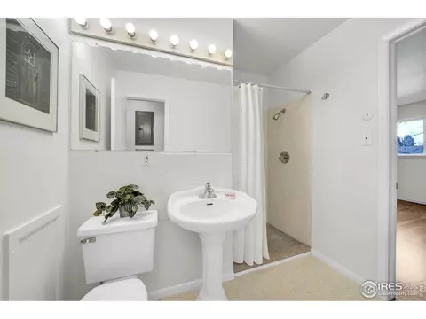 Bath - 4453 Hamilton Ct, Boulder, CO 80305 photo 1 of 3