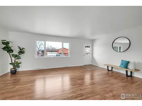 Living - 4453 Hamilton Ct, Boulder, CO 80305 photo 2 of 10