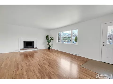 Living - 4453 Hamilton Ct, Boulder, CO 80305 photo 6 of 10