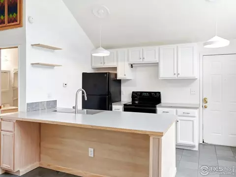 Kitchen - 4855 Edison Ave #A, Boulder, CO 80301 photo 4 of 6