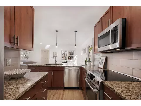 Kitchen - 751 Grant Pl, Boulder, CO 80302 photo 4 of 4