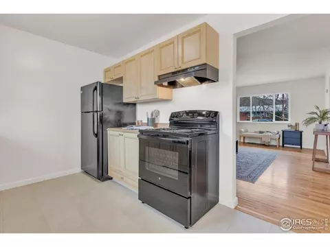 Kitchen - 780 33rd St, Boulder, CO 80303 photo 2 of 2