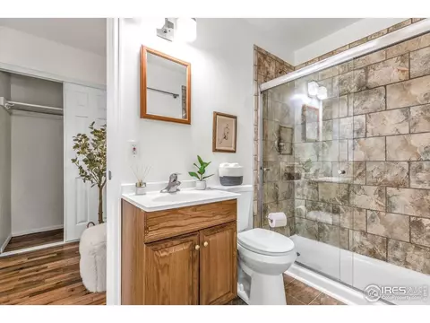 Bath - 780 33rd St, Boulder, CO 80303 photo 1 of 2