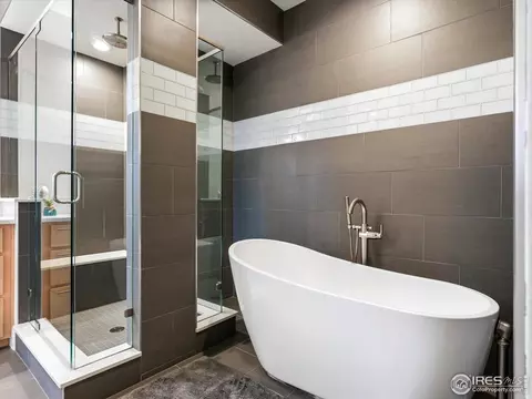 Bath - 835 Yellow Pine Ave, Boulder, CO 80304 photo 4 of 6