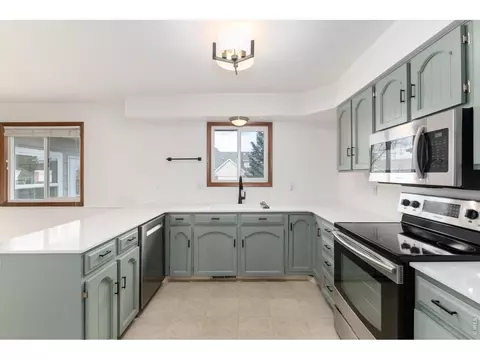 2516 Mountain View Ave, Longmont, CO 80503