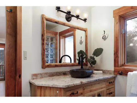 Bath - 35 Cody Ct, Lyons, CO 80540 photo 1 of 5