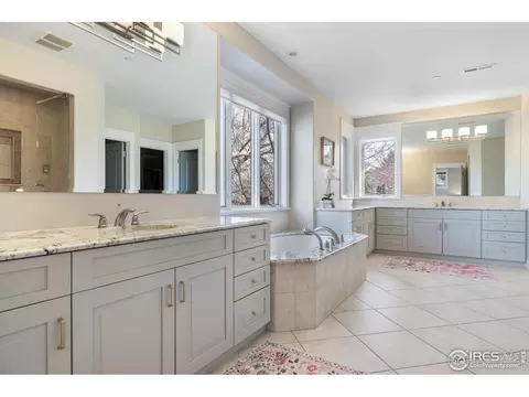 Bath - 7205 Rustic Trl, Boulder, CO 80301 photo 1 of 7