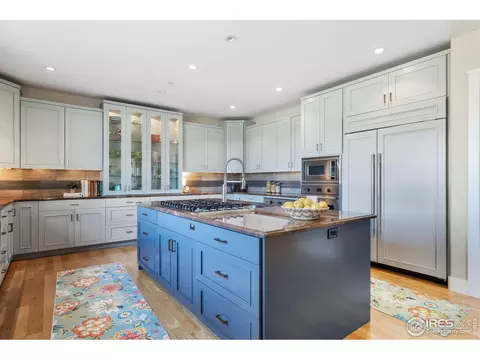 Kitchen - 7205 Rustic Trl, Boulder, CO 80301 photo 4 of 7