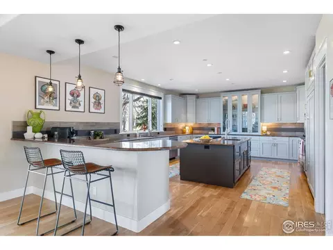 Kitchen - 7205 Rustic Trl, Boulder, CO 80301 photo 2 of 7