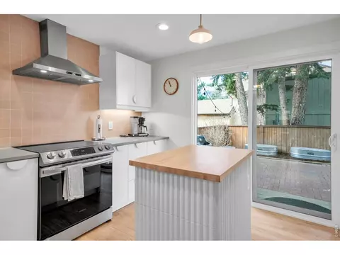 Kitchen - 4286 Greenbriar Blvd, Boulder, CO 80305 photo 3 of 6