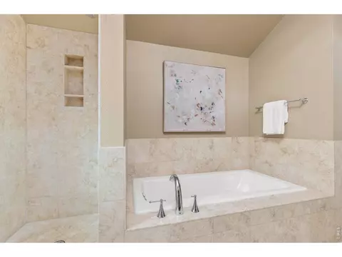 Bath - 1152 Orange Pl, Boulder, CO 80304 photo 2 of 4