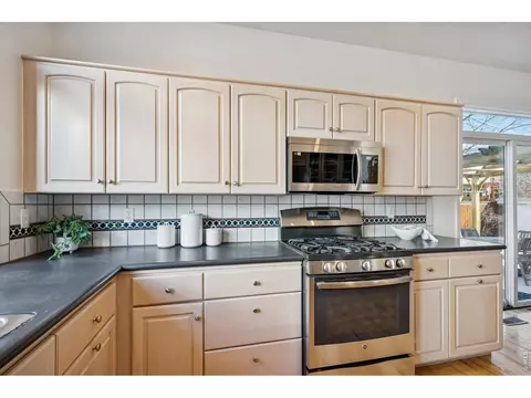 Kitchen - 1487 Periwinkle Dr, Boulder, CO 80304 photo 3 of 6