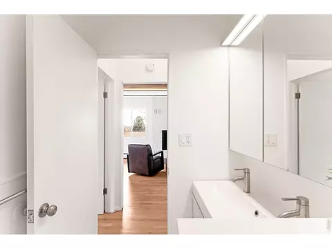 Bath - 300 Forest Ave, Boulder, CO 80304 photo 2 of 4