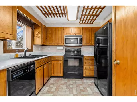 Kitchen - 1407 Willow Dr, Berthoud, CO 80513 photo 1 of 2