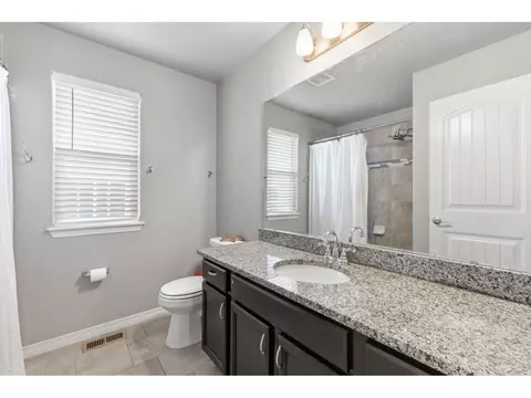 Bath - 1515 Cirque Valley Ln, Severance, CO 80550 photo 2 of 5