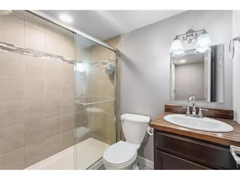Bath - 1515 Cirque Valley Ln, Severance, CO 80550 photo 5 of 5