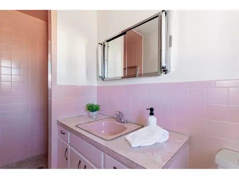 Bath - 2410 Grape Ave, Boulder, CO 80304 photo 2 of 4