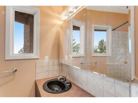 Bath - 3001 Eagle Ridge Rd, Lyons, CO 80540 photo 2 of 2