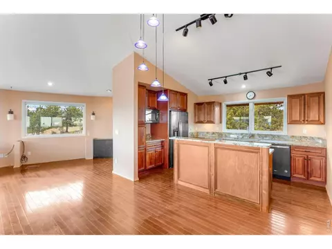 Kitchen - 3001 Eagle Ridge Rd, Lyons, CO 80540 photo 2 of 8