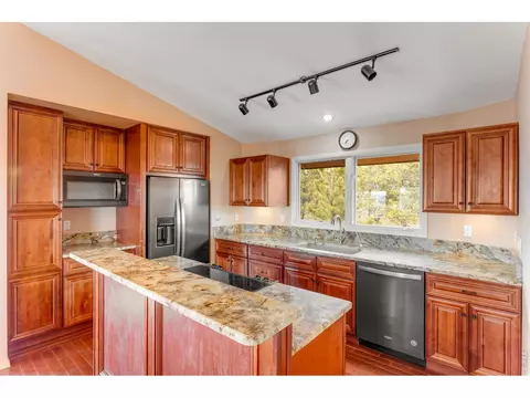 Kitchen - 3001 Eagle Ridge Rd, Lyons, CO 80540 photo 4 of 8