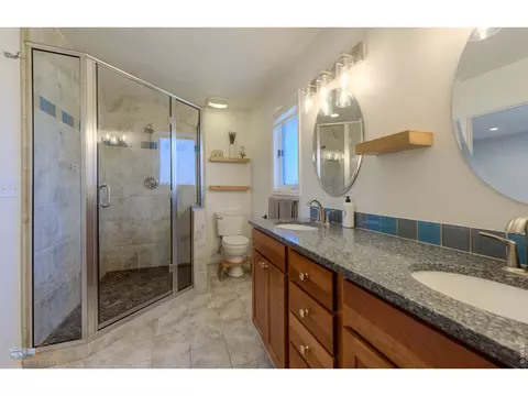 Bath - 3877 15th St, Boulder, CO 80304 photo 2 of 3