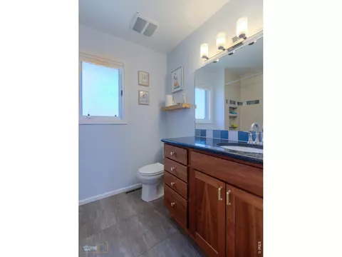 Bath - 3877 15th St, Boulder, CO 80304 photo 3 of 3