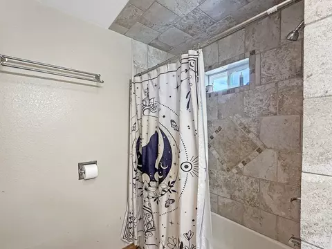 Bath - 502 State St, Sterling, CO 80751 photo 4 of 5