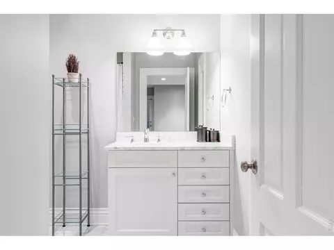 Bath - 521 Hawthorn Ave, Boulder, CO 80304 photo 3 of 3