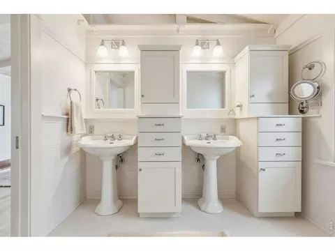 Bath - 851 14th St, Boulder, CO 80302 photo 3 of 5