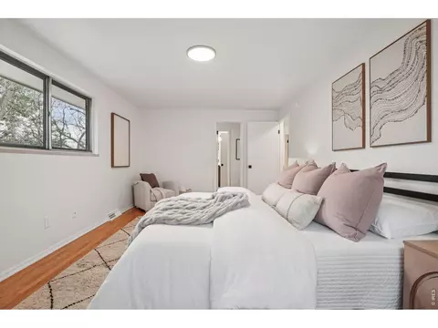 Bedroom - 210 Manhattan Dr, Boulder, CO 80303 photo 2 of 5
